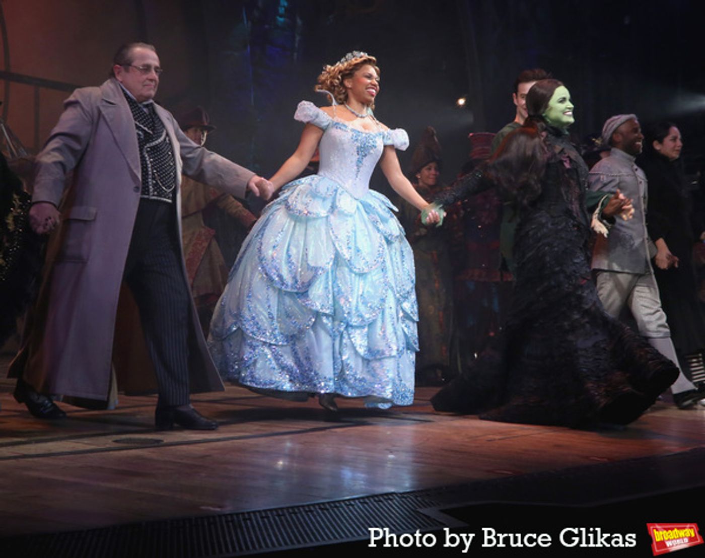 Photos: Brittney Johnson's First Performance as Full-Time Glinda in WICKED  Image