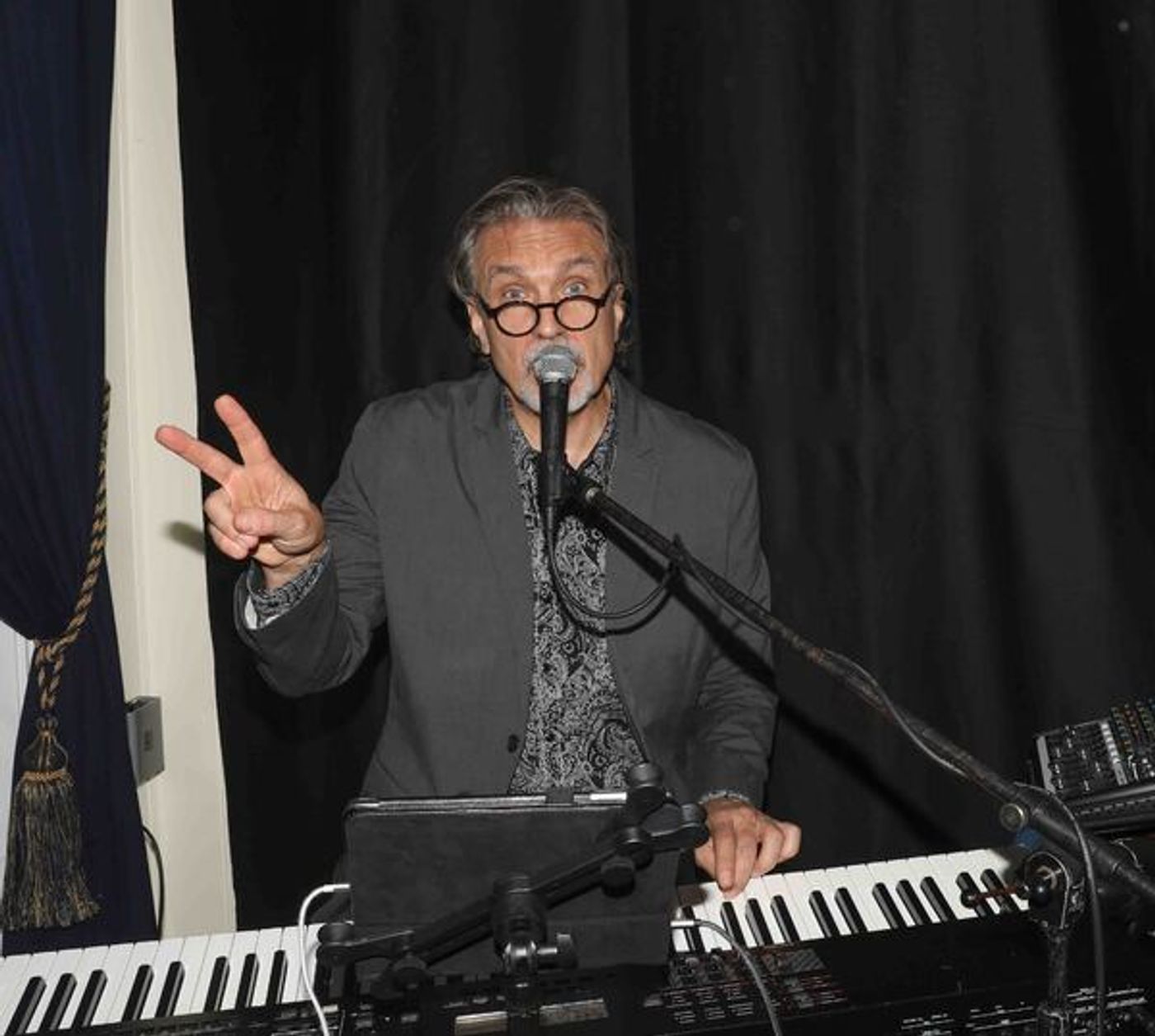 Photo Coverage: KT Sullivan Is A Surprise Musical Valentine At The Pelican Cafe  Image