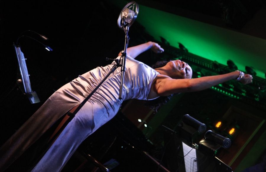 Review: A TIN PAN ALLEY CELEBRATION OF BLACK HISTORY MONTH Gives 54 Below Audiences Gabrielle Lee at Her Saucy Sassy Best Image