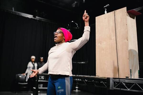 Jennifer Kidwell  Photo