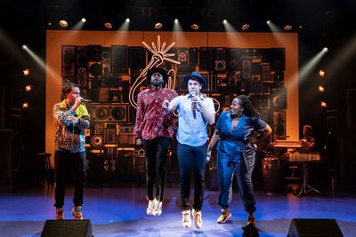 Chris Sullivan, Wayne Brady, Anthony Veneziale, Aneesa Folds, and Kurt Crowley (on ke Photo
