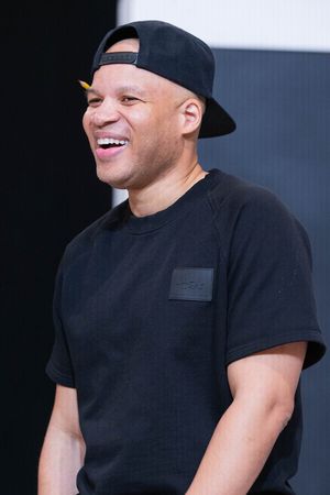 Glenn Davis @ BroadwayWorld Glenn Davis Photo