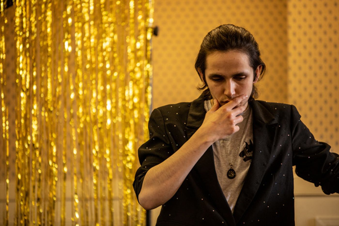 Photos: Go Inside Rehearsals for THE LAST QUIZ NIGHT ON EARTH UK Tour  Image