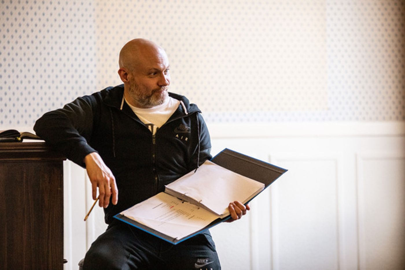 Photos: Go Inside Rehearsals for THE LAST QUIZ NIGHT ON EARTH UK Tour  Image