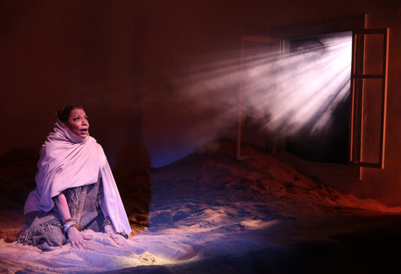 Photos: First Look at the World Premiere of SANDBLASTED  Image