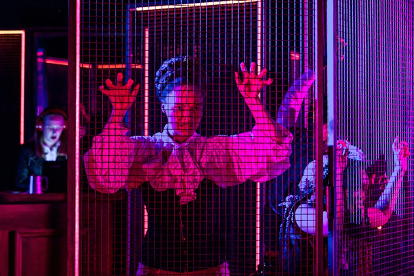 Photos: First Look at the National Theatre's School Tour of JEKYLL & HYDE  Image