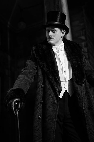 Lorn Macdonald (Utterson)
 Photo