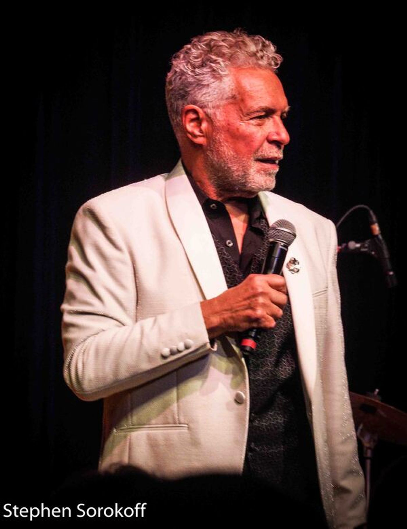 Review: Clint Holmes at The RRazz Room  Image