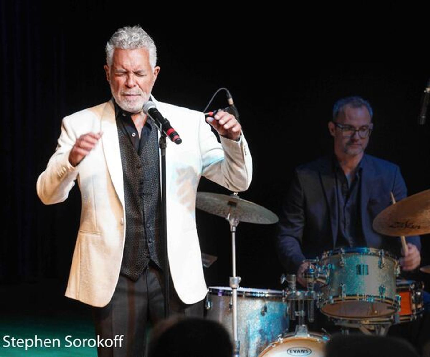 Review: Clint Holmes at The RRazz Room  Image