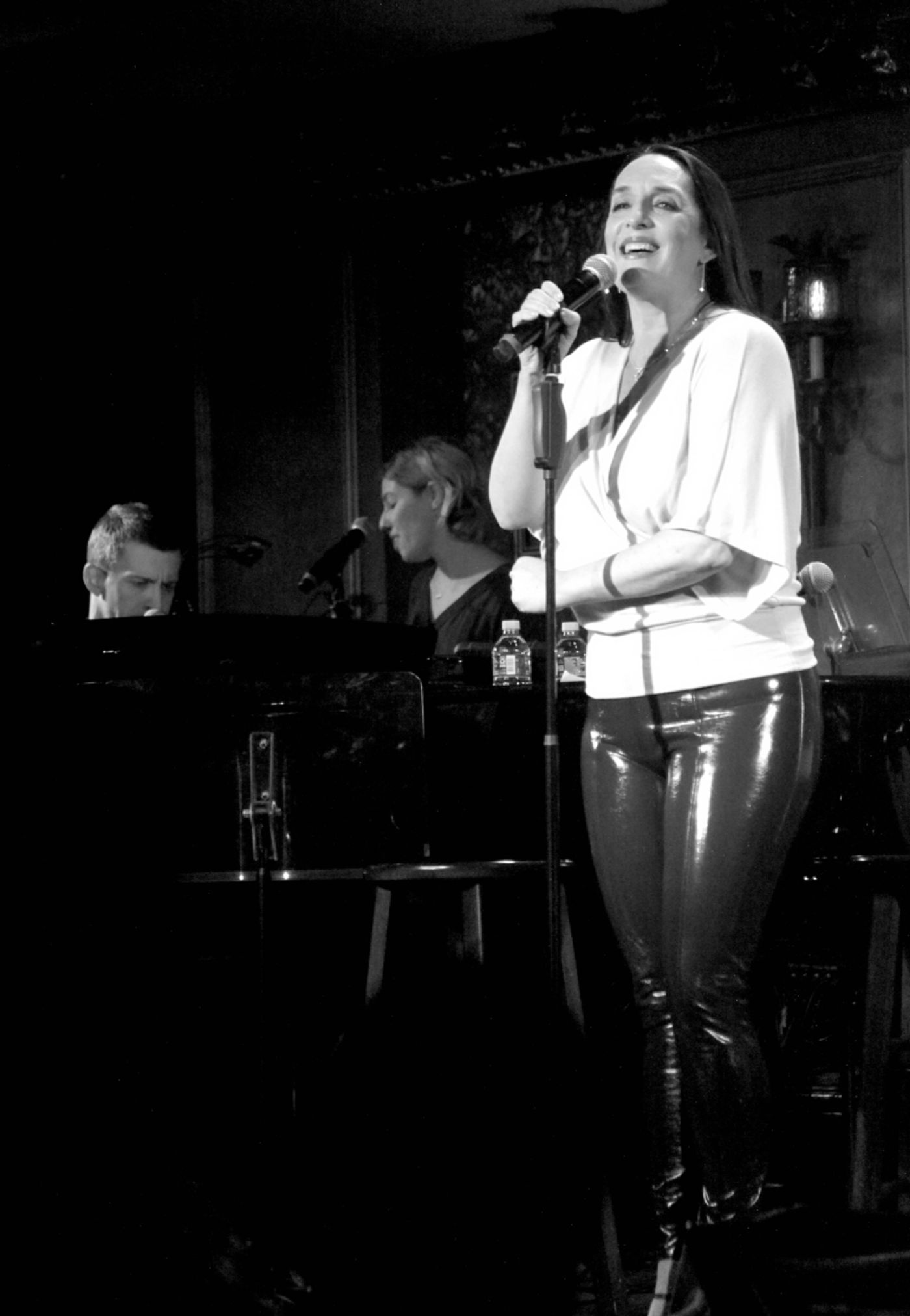 Review: Julia Murney Nurtures Full 54 Below House with SOOTHE MY SOUL Review: Julia Murney Nurtures Full 54 Below House with SOOTHE MY SOUL Image