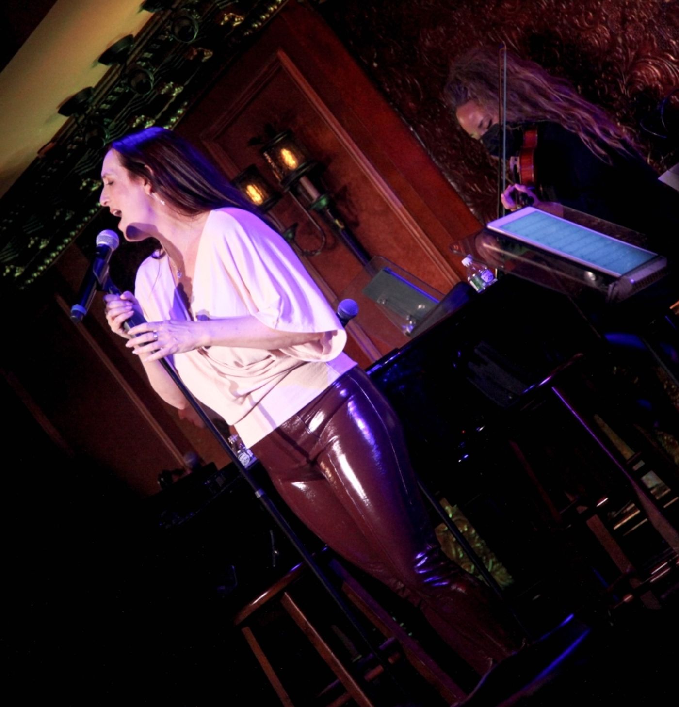 Review: Julia Murney Nurtures Full 54 Below House with SOOTHE MY SOUL Review: Julia Murney Nurtures Full 54 Below House with SOOTHE MY SOUL Image
