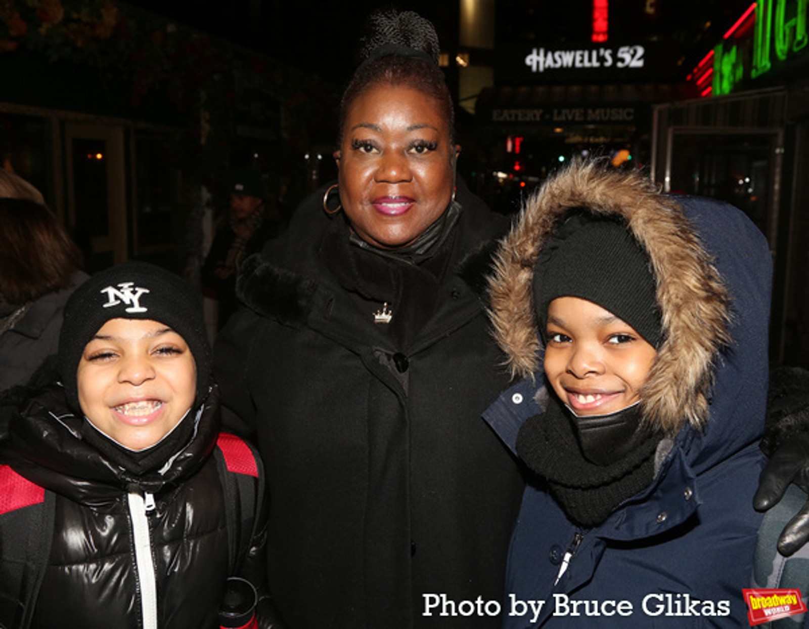 Photos: Trayvon Martin's Family Visits MJ on 10th Anniversary Of His Death — photo 11 of 11