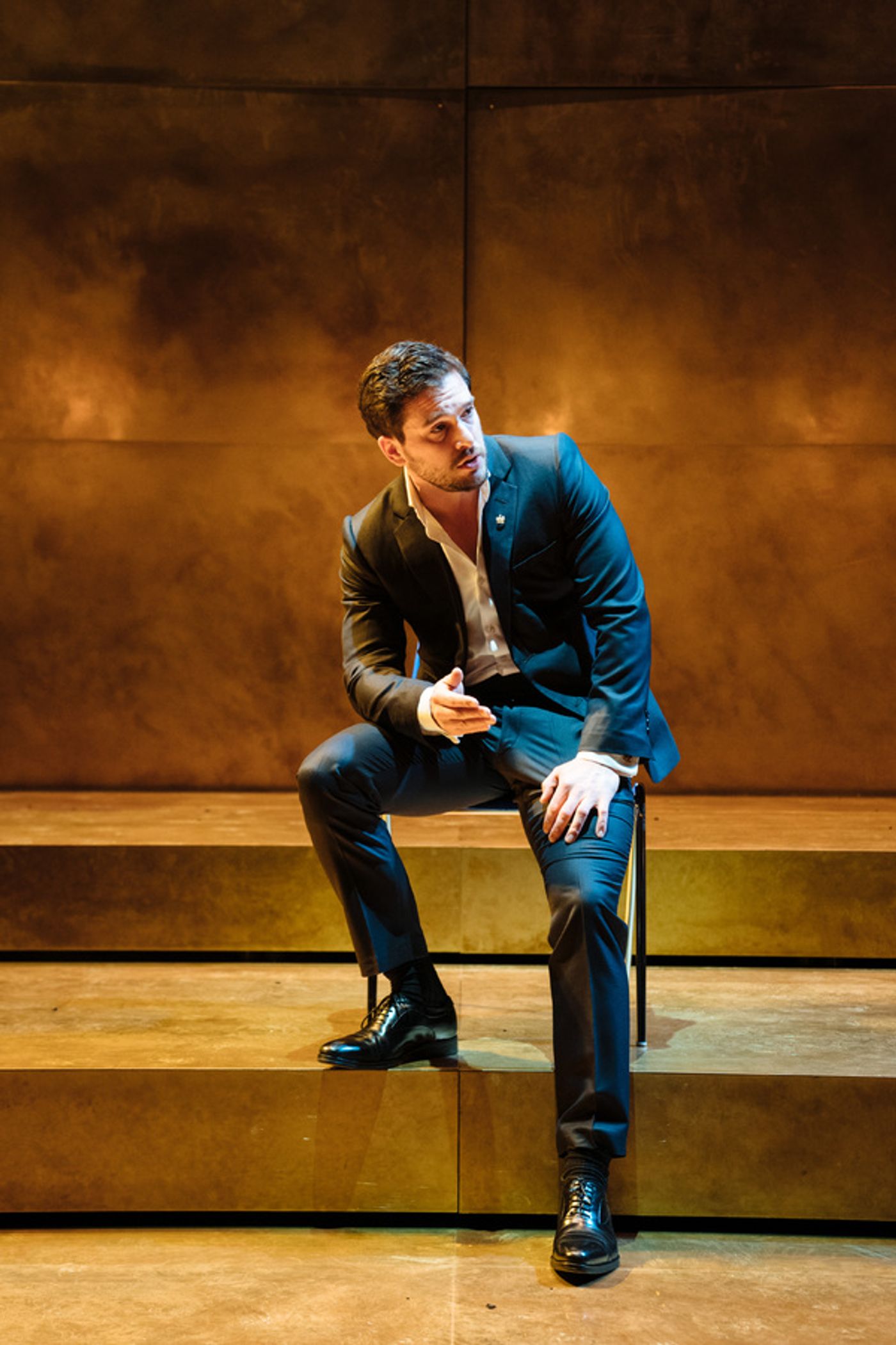 Photos: First Look at Kit Harington & More in HENRY V at Donmar Warehouse  Image