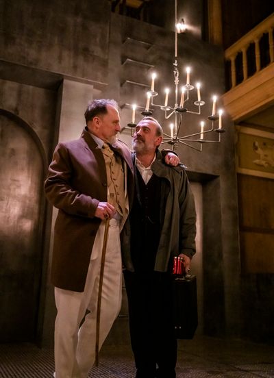 Michael Gould, Adrian Schiller
 Photo