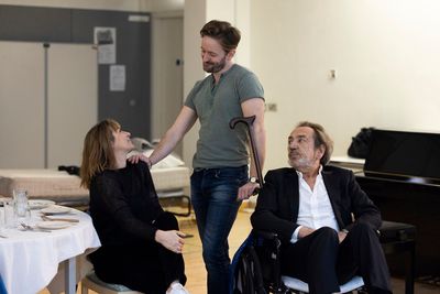Alexandra Gilbreath, Sam Marks, Robert Lindsay Photo