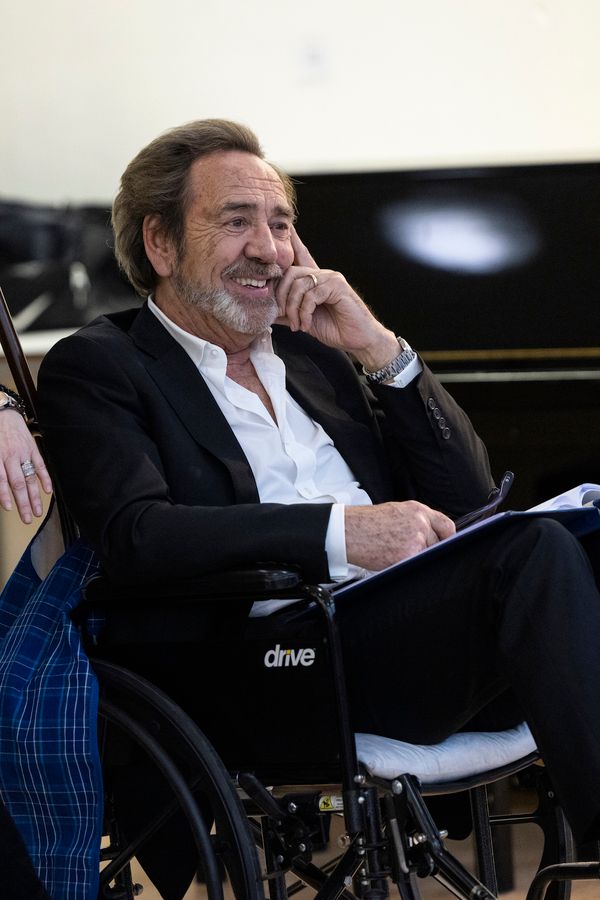 Robert Lindsay Photo