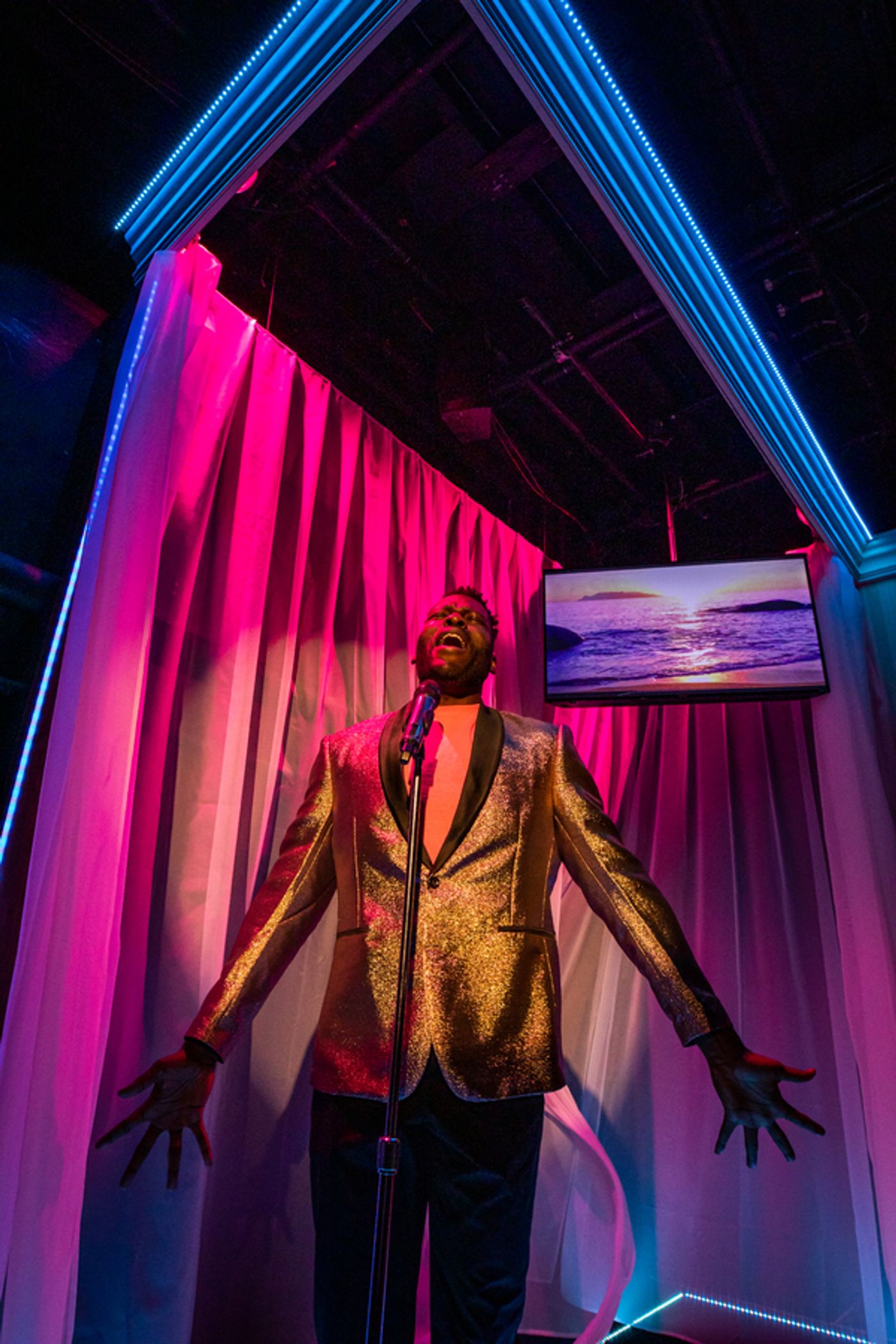 Photos: First Look at BACKING TRACK at the Arden Theatre  Image