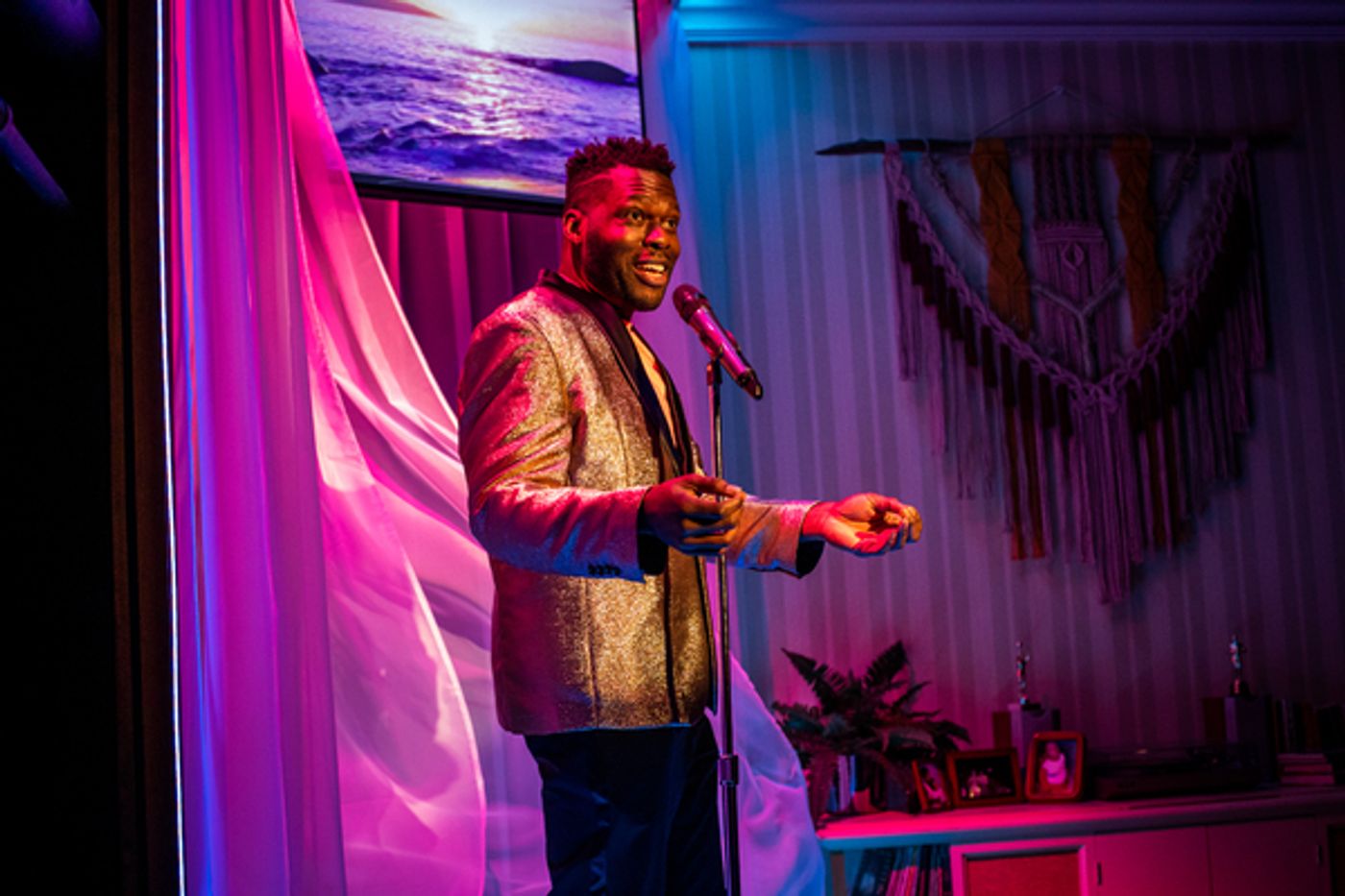 Photos: First Look at BACKING TRACK at the Arden Theatre  Image