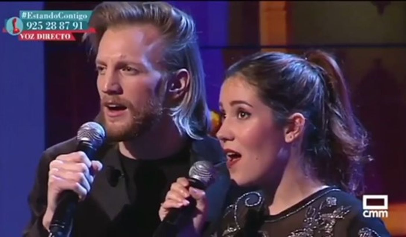 VÍDEO: Guido Balzaretti y Cristina Picos interpretan 'Escrito en las estrellas' de EL MEDICO en 'Estando Contigo'.  Image