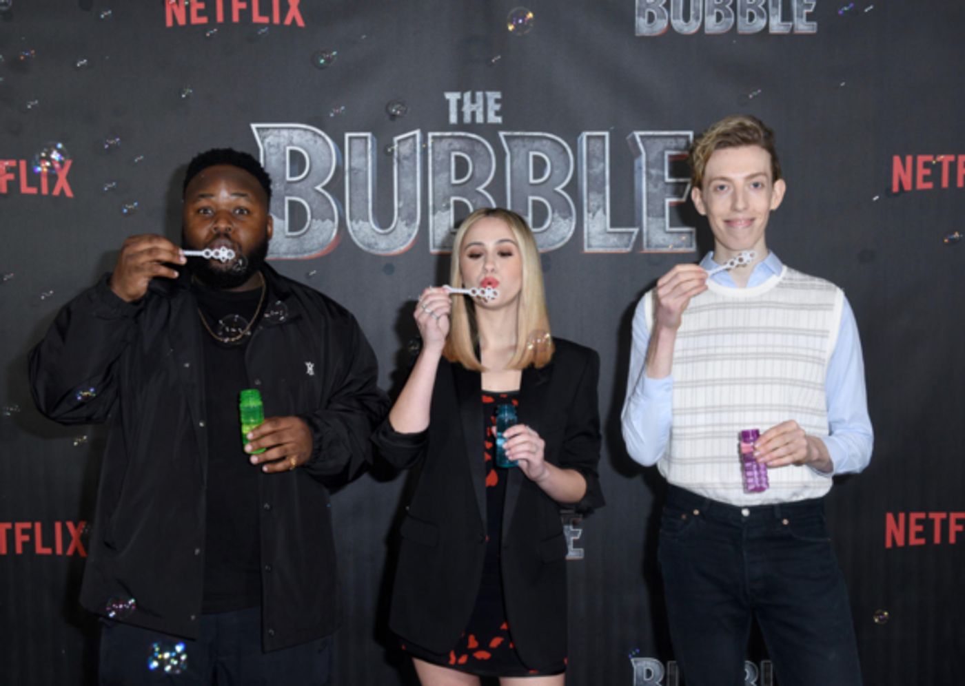 Photos: Inside Look at The Cast of Netflix's THE BUBBLE  Image
