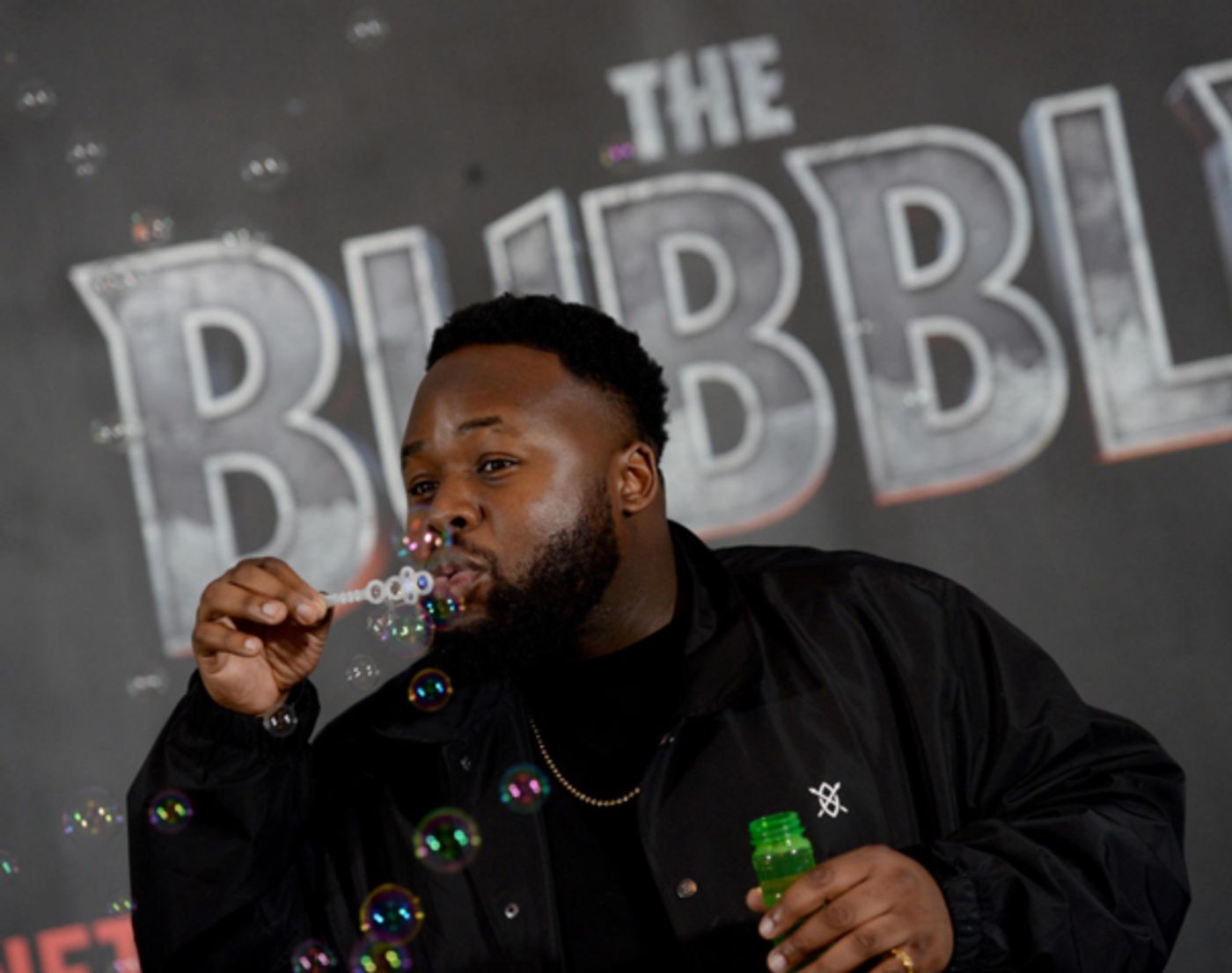 Photos: Inside Look at The Cast of Netflix's THE BUBBLE  Image