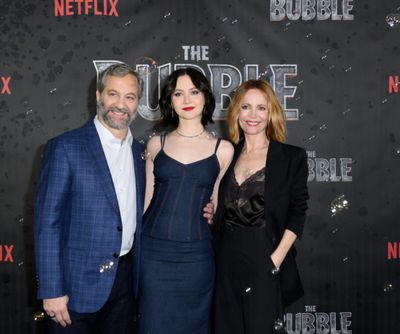 Judd Apatow, Iris Apatow, and Leslie Mann Photo