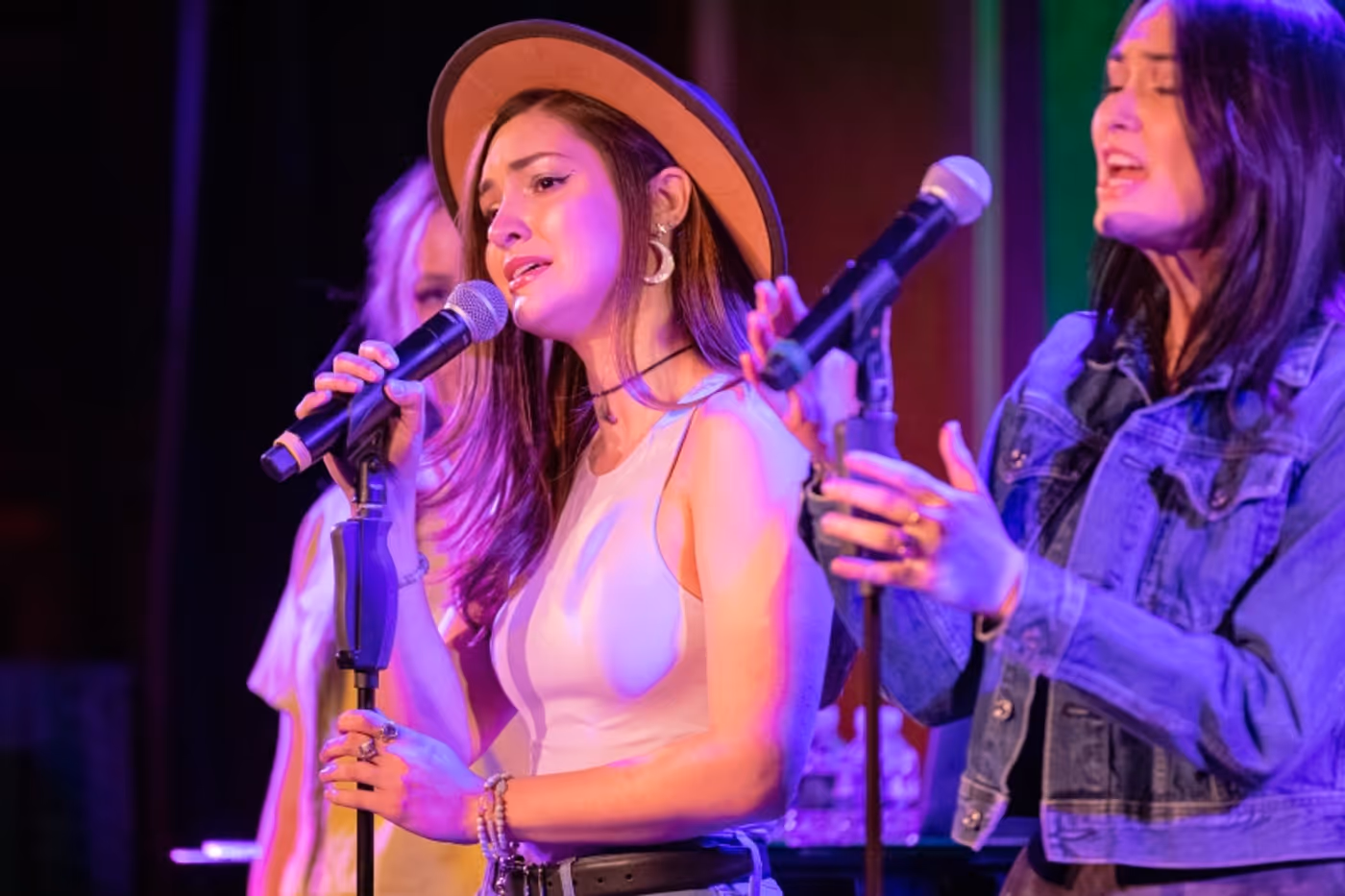 Photos: Kira Stone LET ME REINTRODUCE MYSELF at Feinstein's/54 Below Photos: Kira Stone LET ME REINTRODUCE MYSELF at Feinstein's/54 Below Image