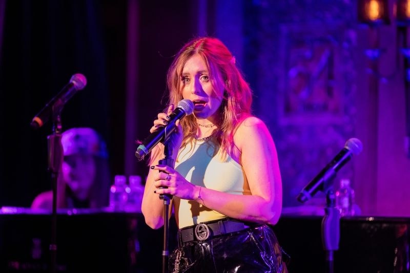 Photos: Kira Stone LET ME REINTRODUCE MYSELF at Feinstein's/54 Below — photo 53 of 61