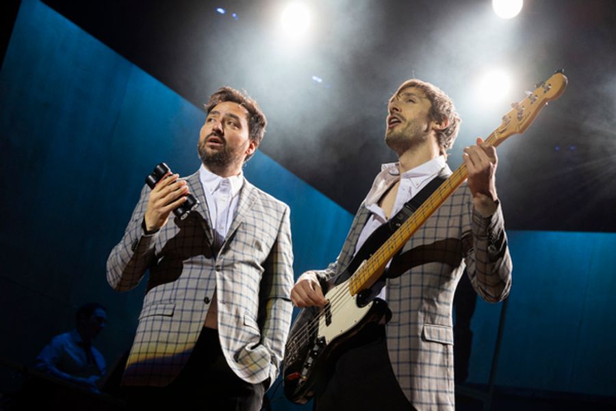 Photos: First Look at BEAUTIFUL- THE CAROLE KING MUSICAL at Theatre Royal Brighton Image