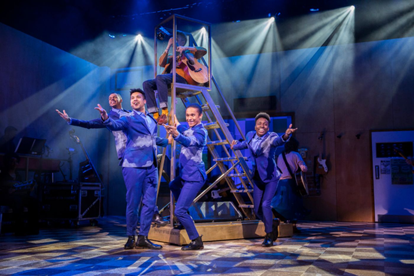 Photos: First Look at BEAUTIFUL- THE CAROLE KING MUSICAL at Theatre Royal Brighton  Image