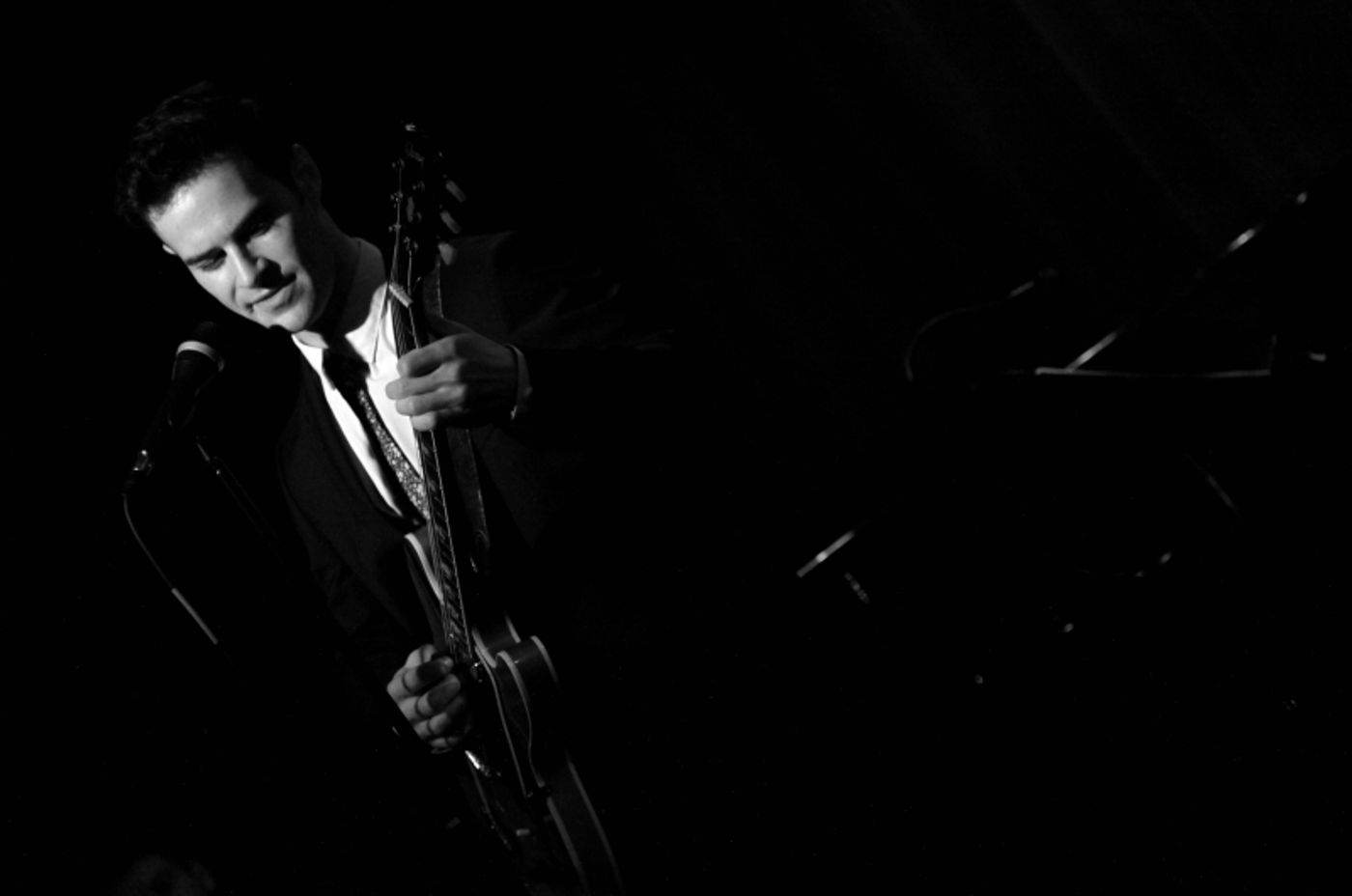 Review: Sam Gravitte Raises The Bar With SONGS THAT RAISED ME at Birdland Review: Sam Gravitte Raises The Bar With SONGS THAT RAISED ME at Birdland Image