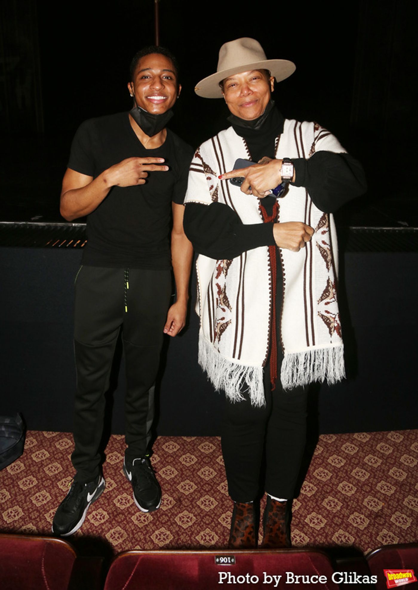 Photos: Queen Latifah Poses with the Cast of MJ on Broadway  Image