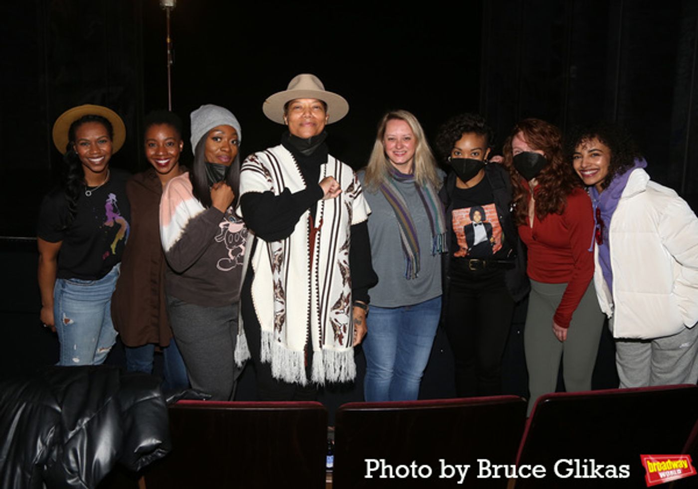 Photos: Queen Latifah Poses with the Cast of MJ on Broadway  Image