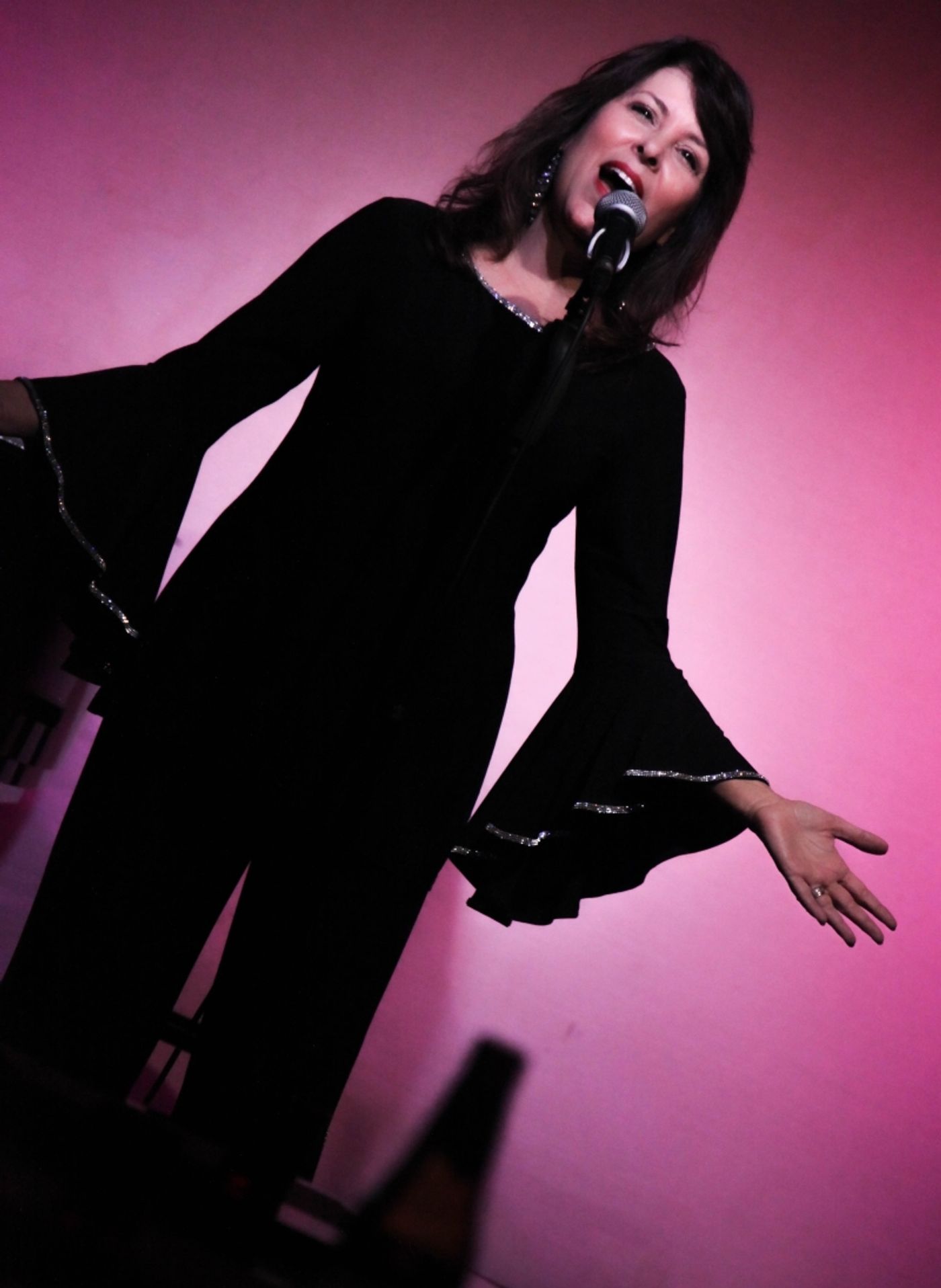 Review: Meri Ziev Brightens Up Don't Tell Mama with NEW WORDS Review: Meri Ziev Brightens Up Don't Tell Mama with NEW WORDS Image