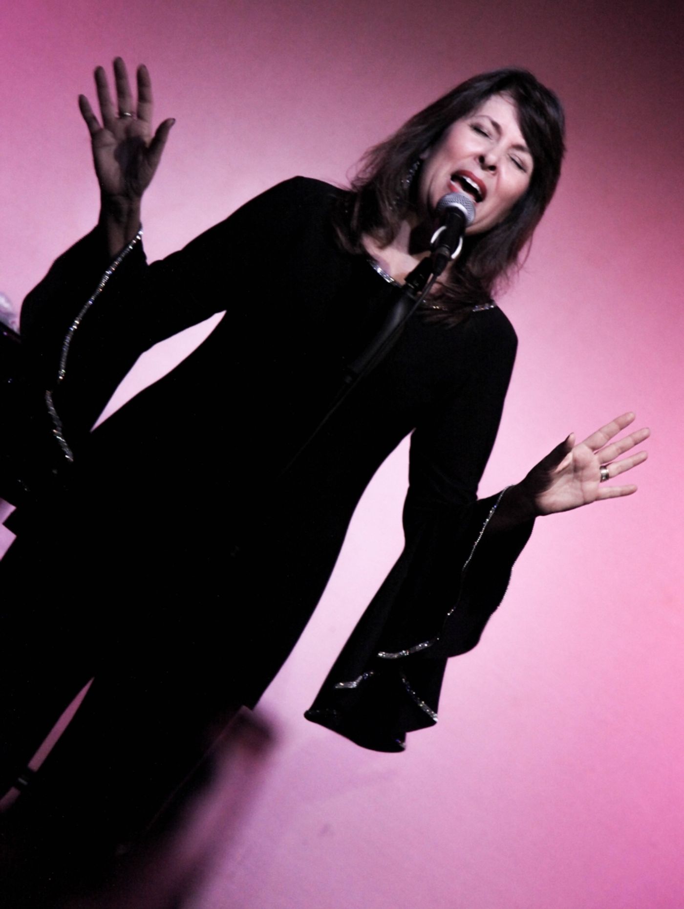 Review: Meri Ziev Brightens Up Don't Tell Mama with NEW WORDS Review: Meri Ziev Brightens Up Don't Tell Mama with NEW WORDS Image