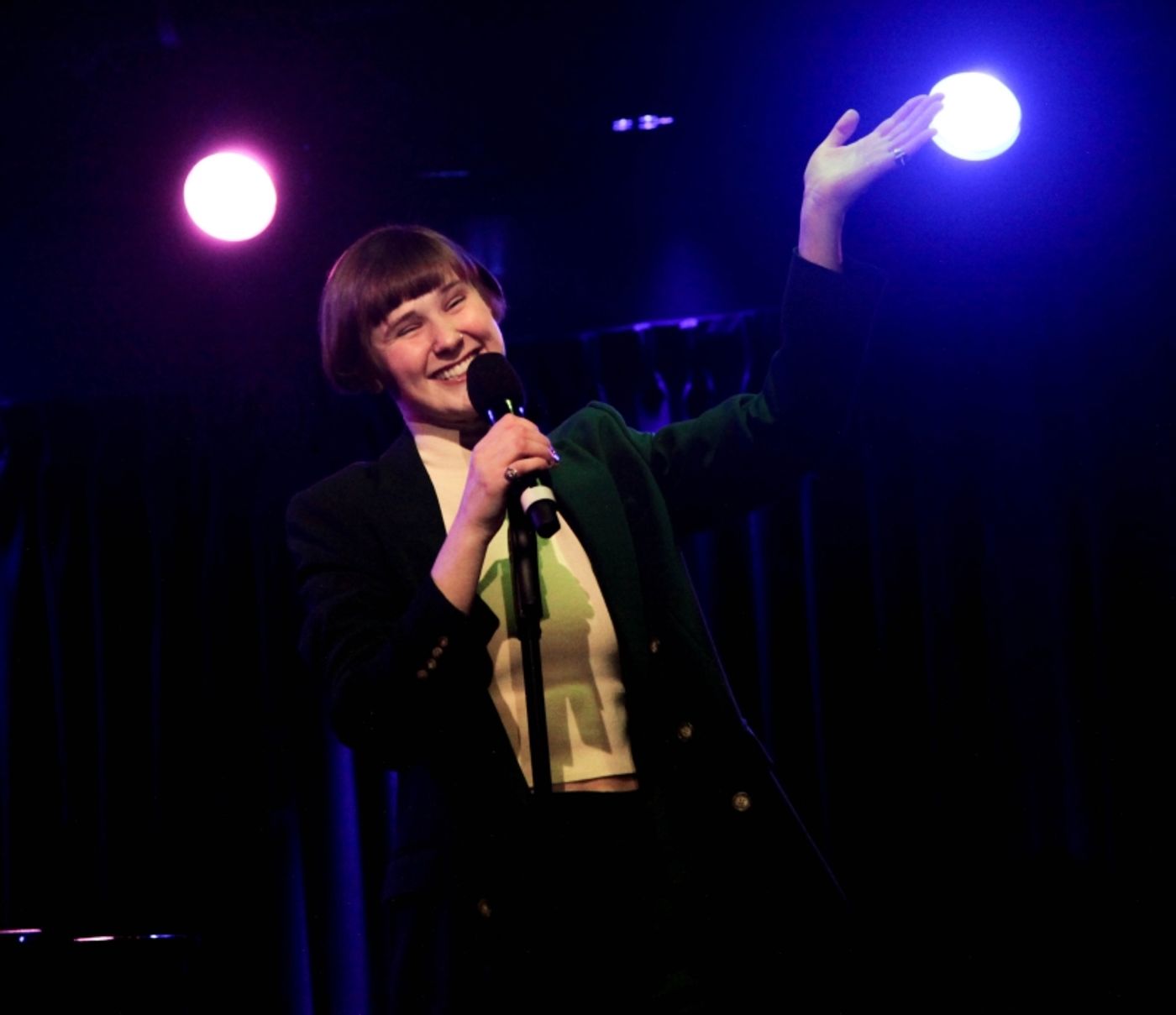 Review: Sally Shaw Is Unbelievable in BOTH SIDES NOW at The Green Room 42  Image