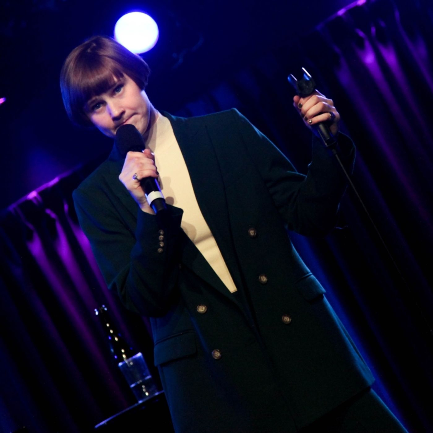 Review: Sally Shaw Is Unbelievable in BOTH SIDES NOW at The Green Room 42  Image