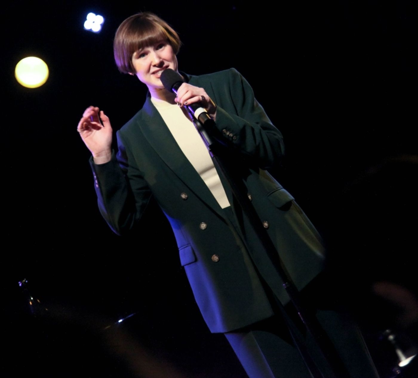 Review: Sally Shaw Is Unbelievable in BOTH SIDES NOW at The Green Room 42  Image