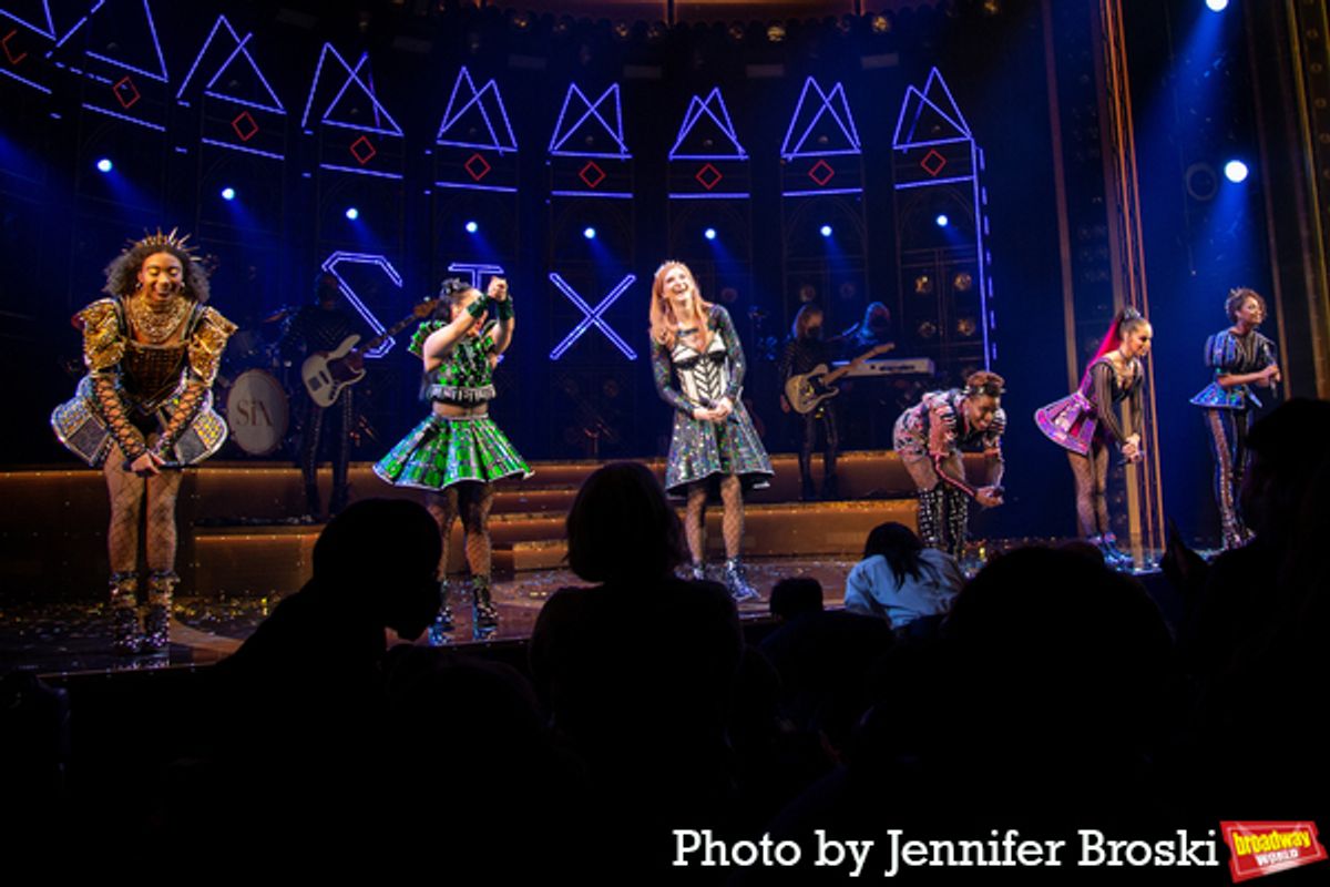 The cast of SIX at Photos: SIX Welcomes New Queens Keri René Fuller, Hana Stewart and Joy Woods to Broadway