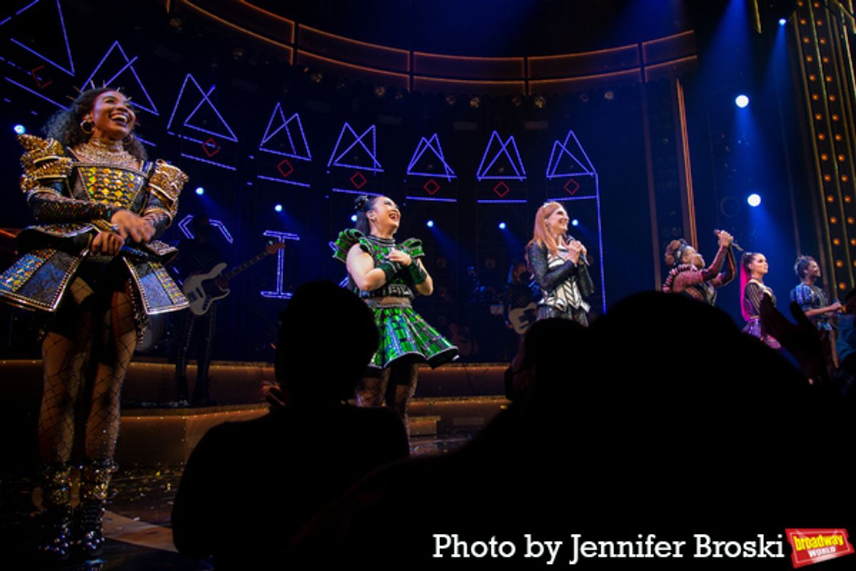 The cast of SIX at Photos: SIX Welcomes New Queens Keri René Fuller, Hana Stewart and Joy Woods to Broadway