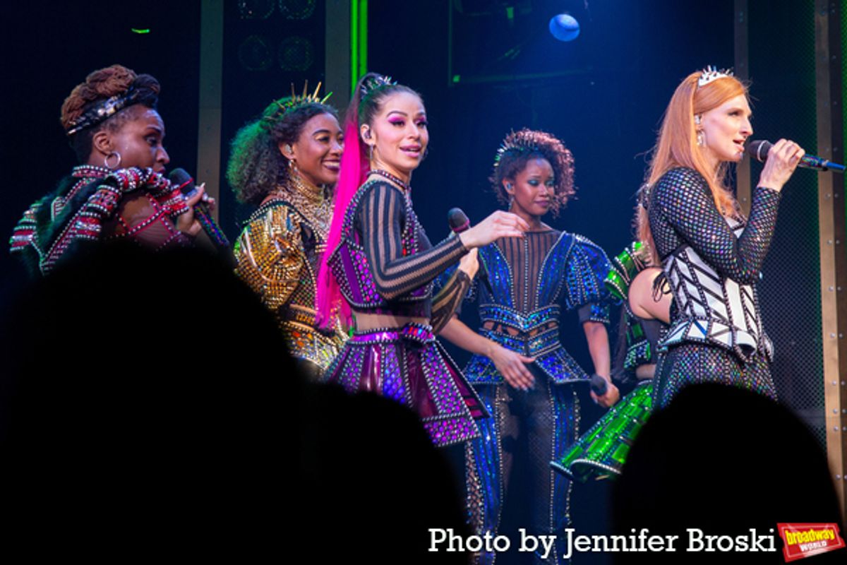The cast of SIX at Photos: SIX Welcomes New Queens Keri René Fuller, Hana Stewart and Joy Woods to Broadway