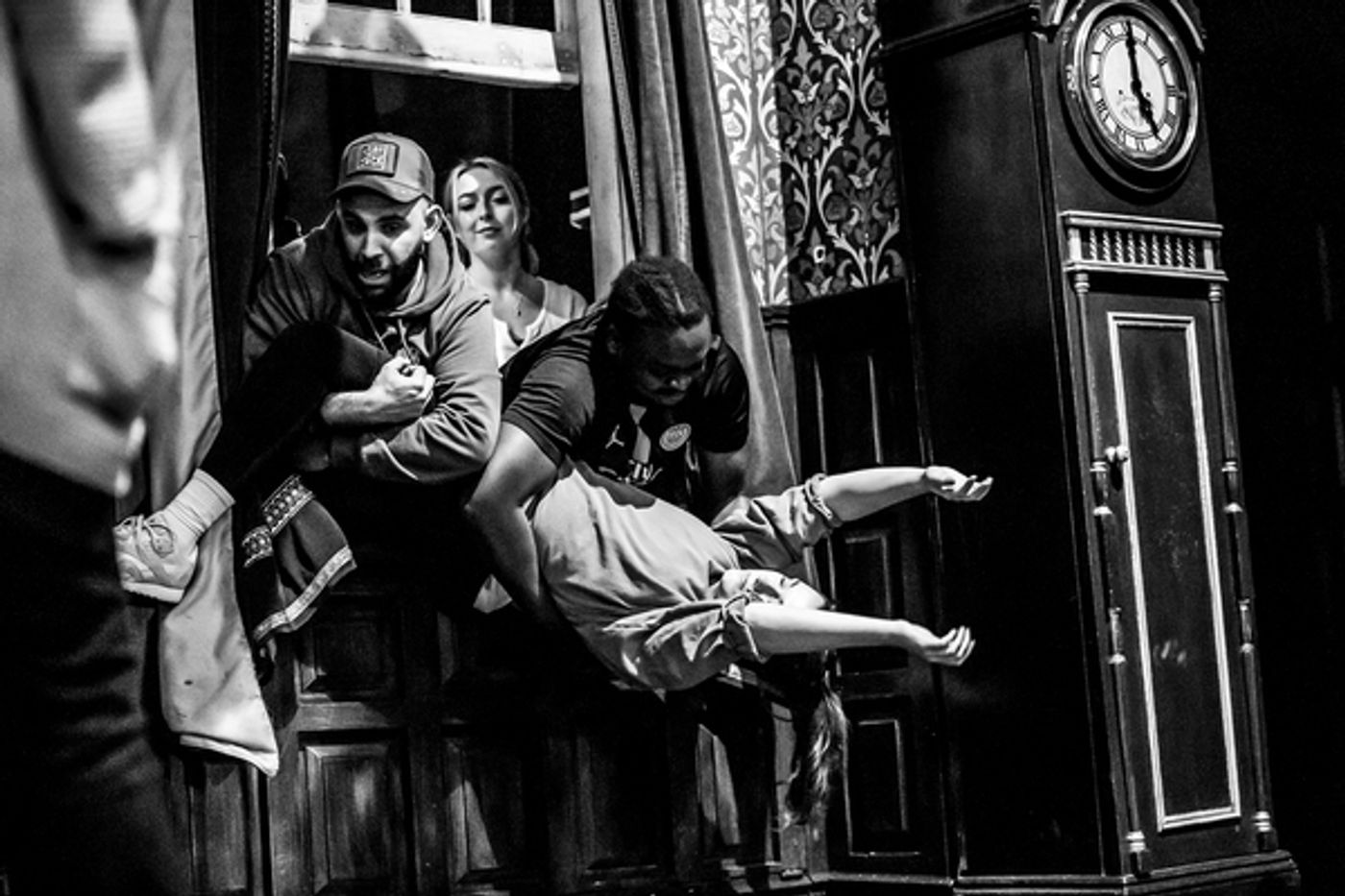 Photos: Go Inside Stunt Rehearsals for THE PLAY THAT GOES WRONG  Image