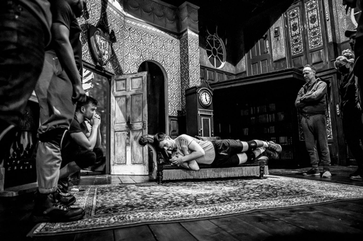 Photos: Go Inside Stunt Rehearsals for THE PLAY THAT GOES WRONG  Image