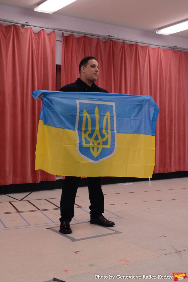 Photos: The Cast of AMERICANO! Meets The Press  Image