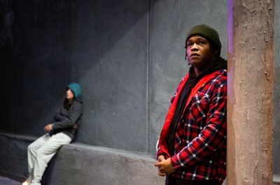 Donnla Hughes (Darja), Rodney Witherspoon II (Vic)
 Photo