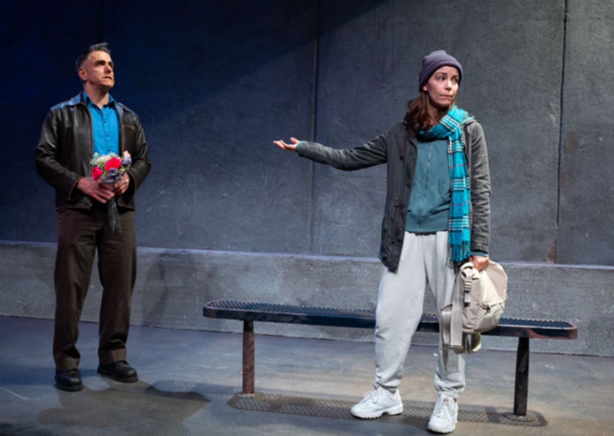 Steve Kidd (Tommy), Donnla Hughes (Darja)
 at 