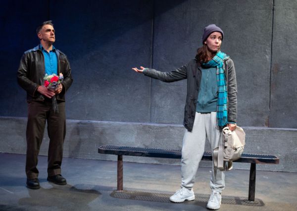 Steve Kidd (Tommy), Donnla Hughes (Darja)
 Photo