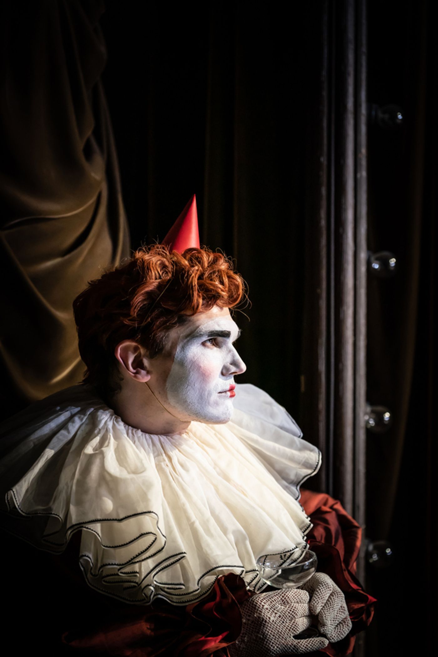 Photos: First Look at Fra Fee, Amy Lennox, and More in CABARET  Image