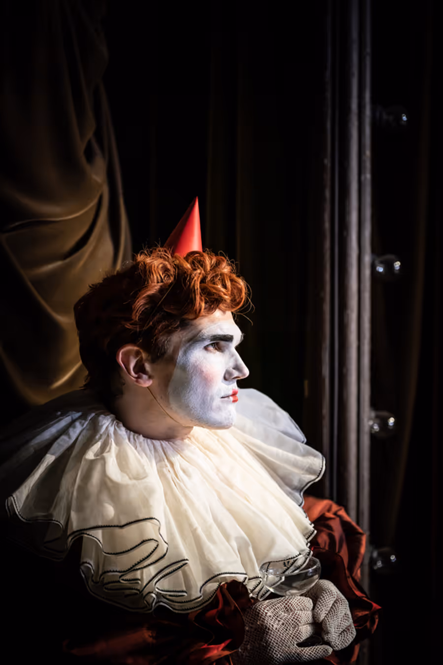 Photos: First Look at Fra Fee, Amy Lennox, and More in CABARET Image