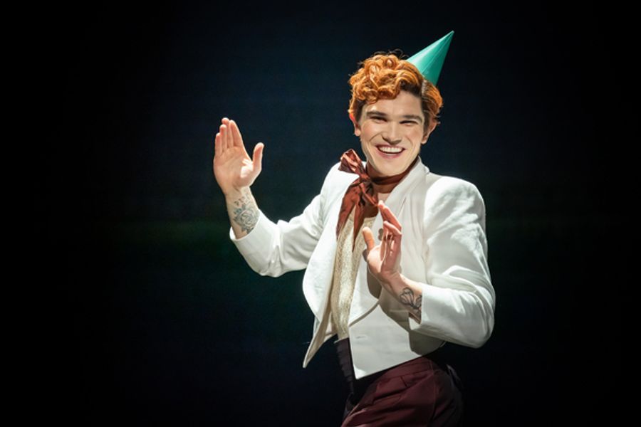 Photos: First Look at Fra Fee, Amy Lennox, and More in CABARET Image